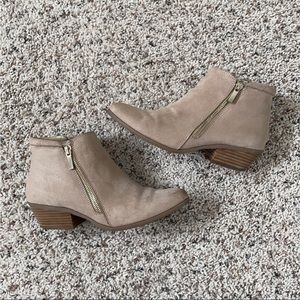 Francesca’s booties size 7
